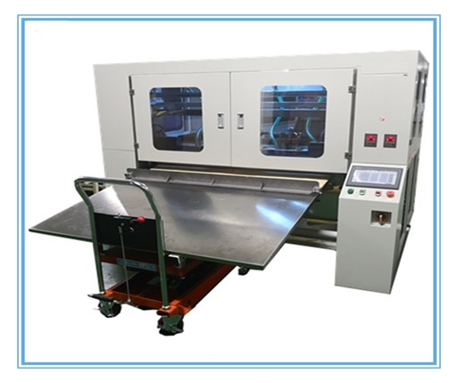 无尘PP裁切机    Dust-free PP cutting machine